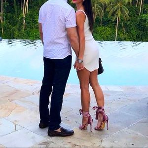 Fitted white dress ribbed beautiful cut SMALL